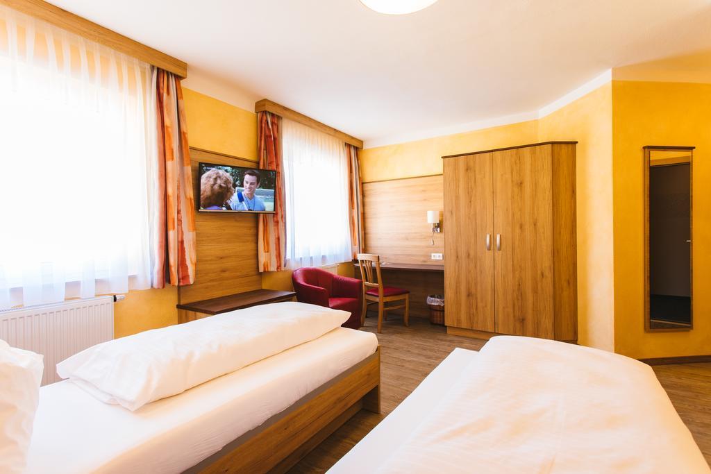 Hotel Freiensteinerhof Superior Sankt Peter-Freienstein المظهر الخارجي الصورة
