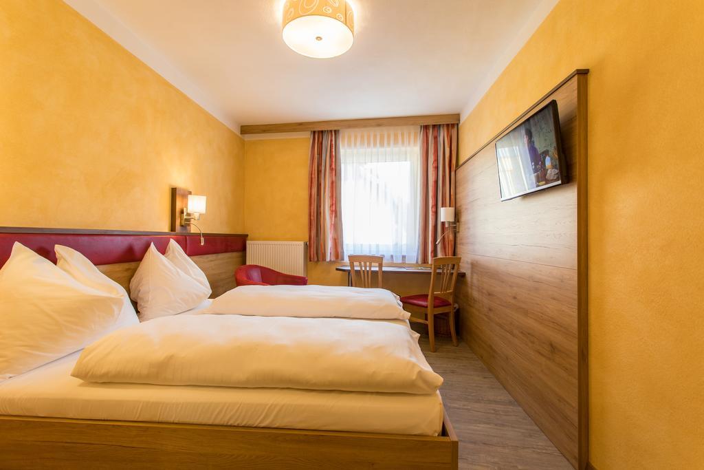 Hotel Freiensteinerhof Superior Sankt Peter-Freienstein المظهر الخارجي الصورة